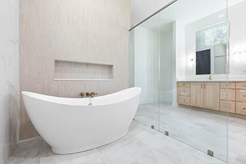 Designer Tub in Shower Room - Stoughton and Duran Custom Homes